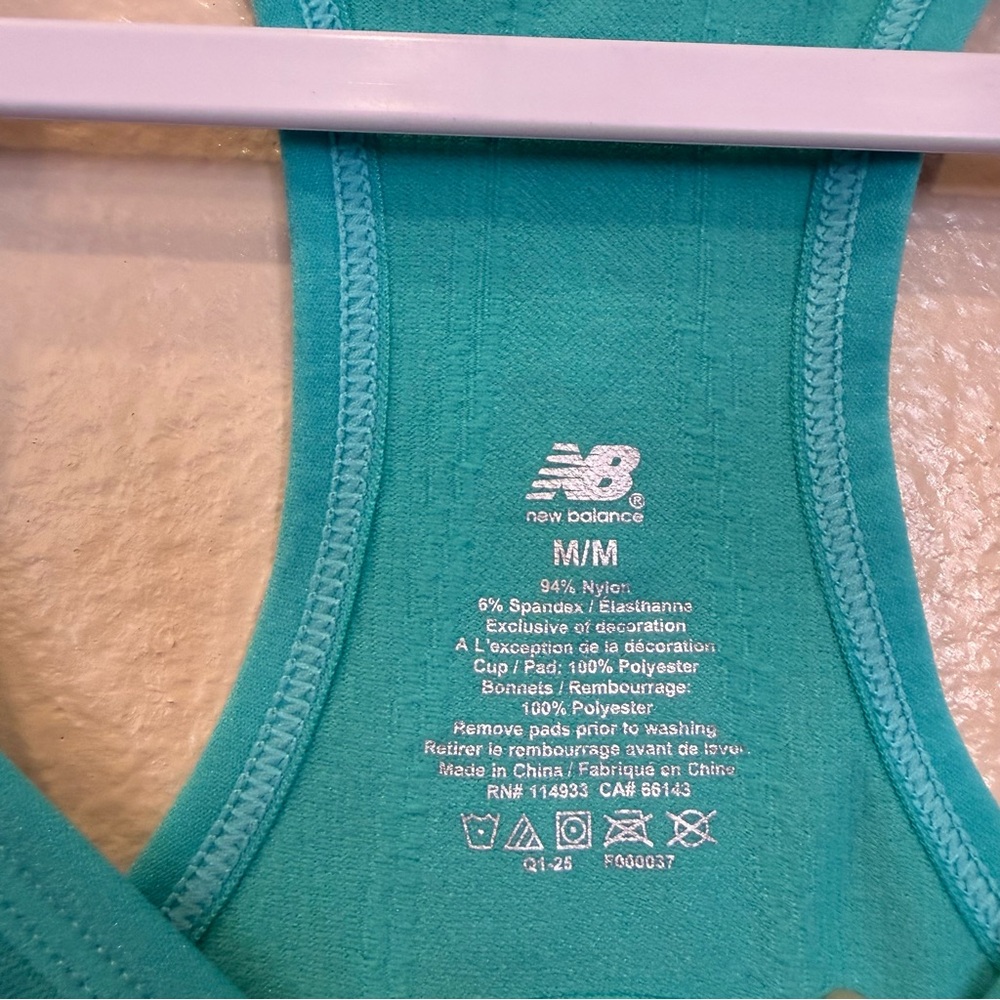 New Balance Seamless Women's Teal Sports Bra Medium New Without Tags - Picture 2 of 3